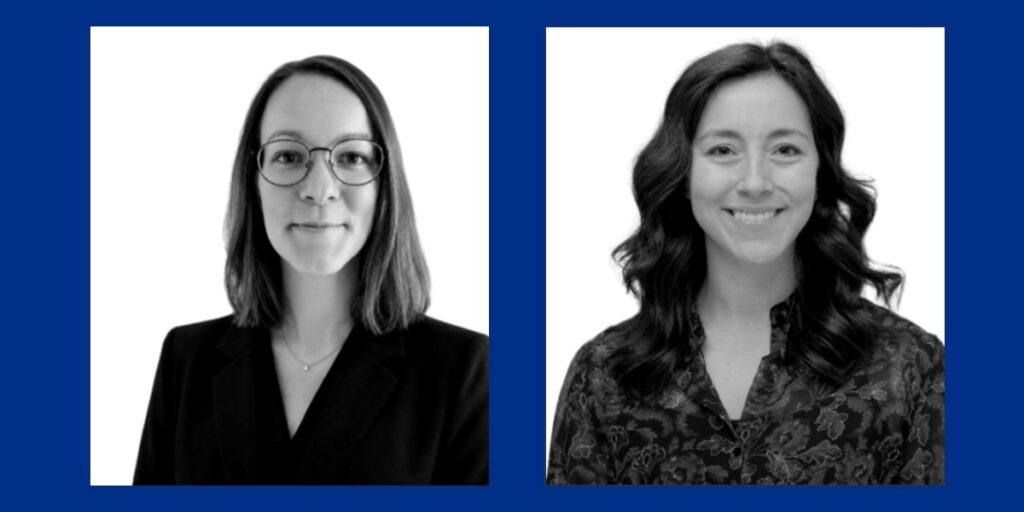Portraits en noir et blanc de Anna Goudet et Paméla Vachon, sur fond marine.